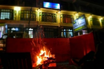 Budget Honeymoon Hotel In Kullu Manali For Couple 17388346376