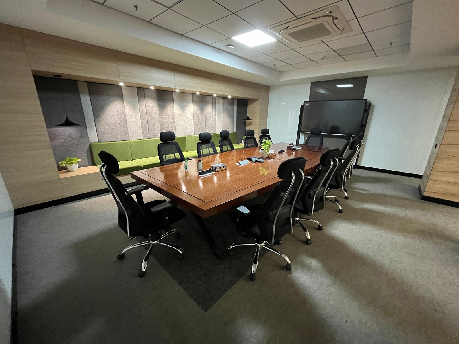 Commercial Spaces For Rent In Axis House Noida 17224191904