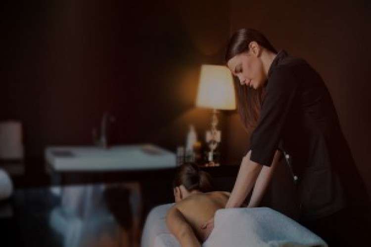 Couple Massage In Mg Road Gurgaon At Flip Body Spa 1005446