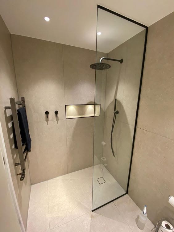 Dubai Glass Work And Alluminium 17815984870