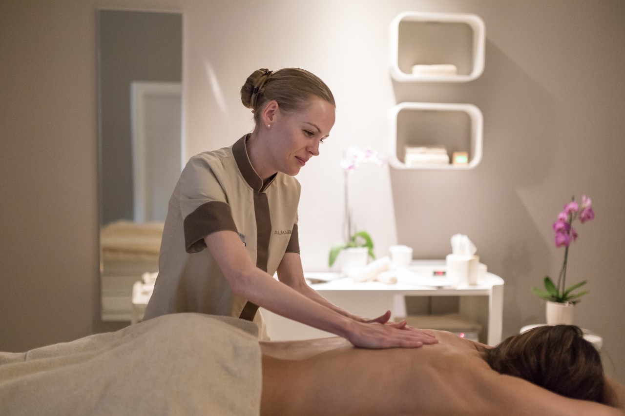 Full Luxury Female To Male Body Massage In Kalaburagi 17426421962