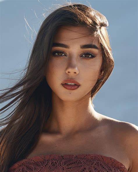 Indian Call Girl Dubai 16930825978