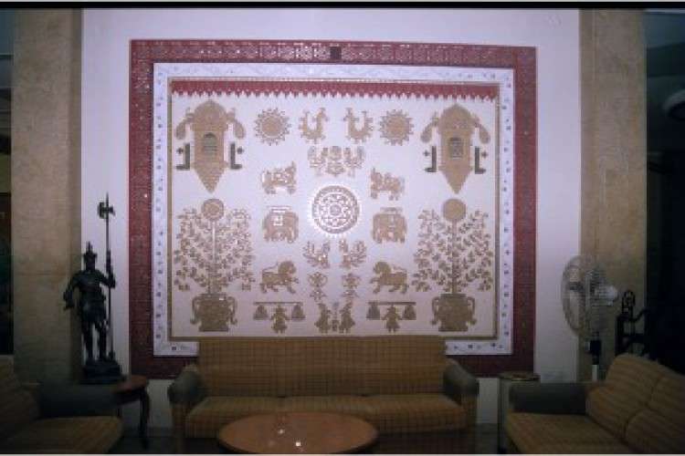 Kutchi Mud Mirror Lippan Wall Work 770355