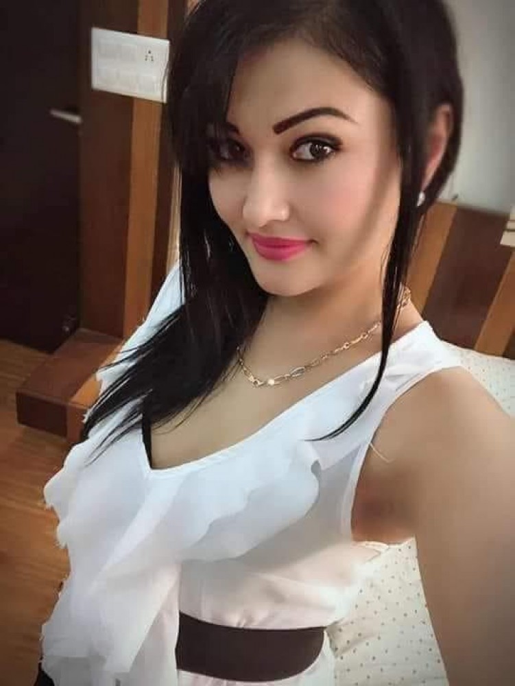 Noida Call Girl Service Friendly And Polite Or Discreet 17632115419