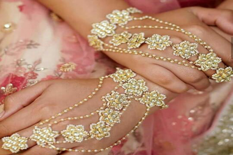 Pachi Kundan House Nava Vadaj 16310849010