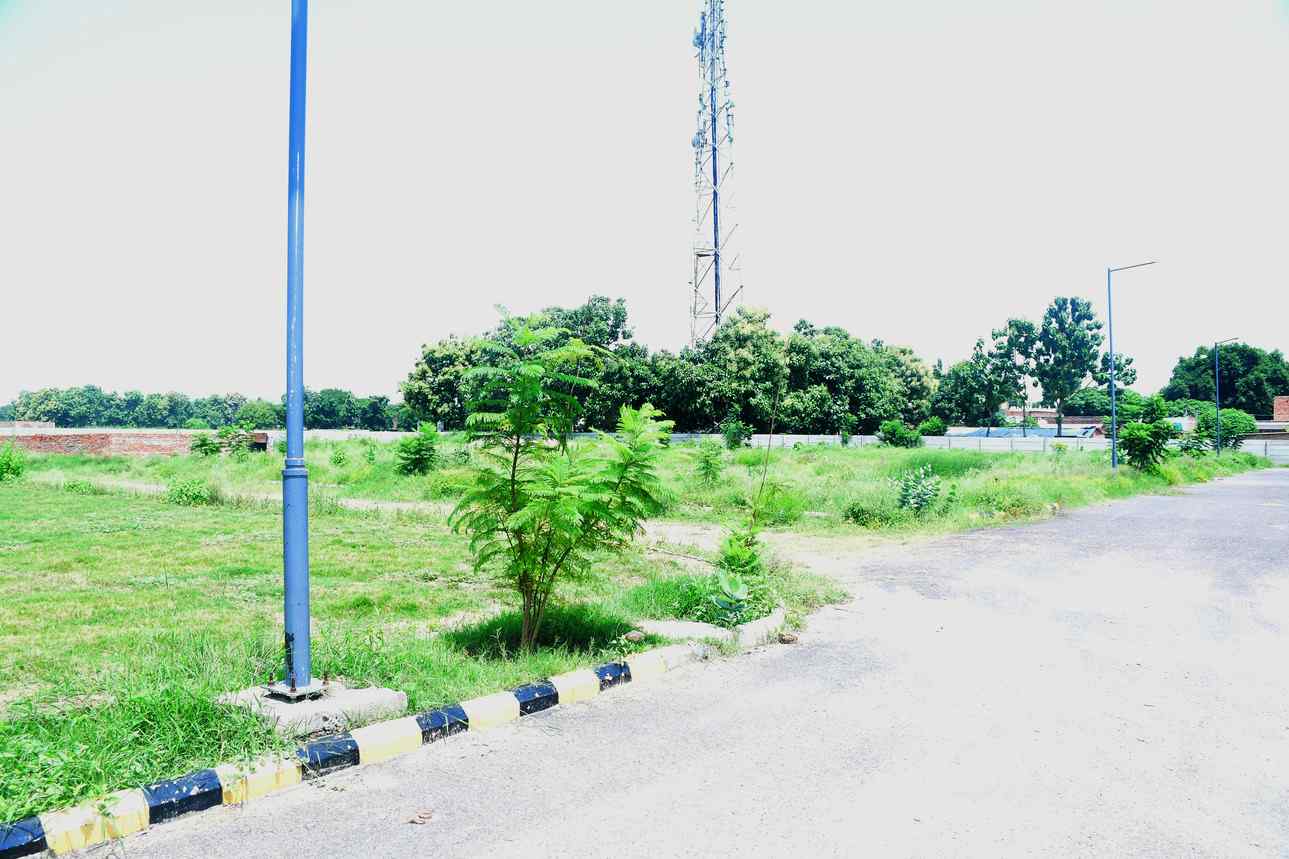 Premium Property In Allahabad At Nirjhar Khand 17492013025