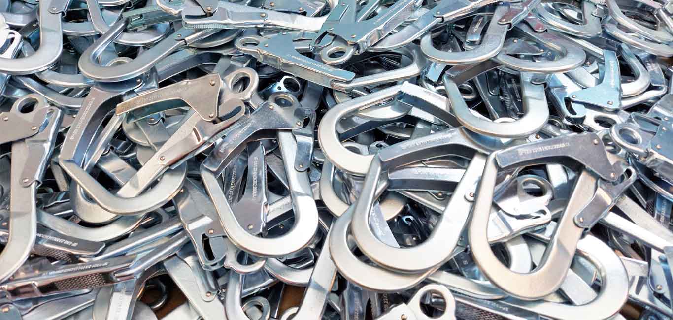 Safety Buckles Hooks Manufacturers Exporters 171179108910