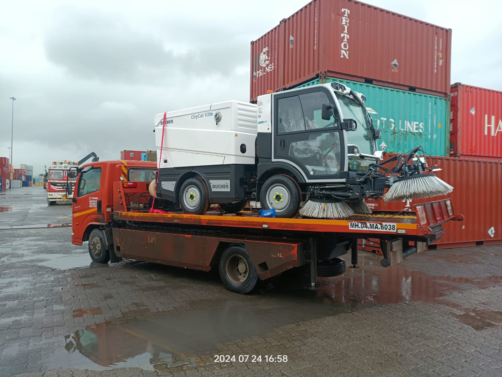 Why Municipal Corporations Are Turning To Road Sweeping Machines 17286338796