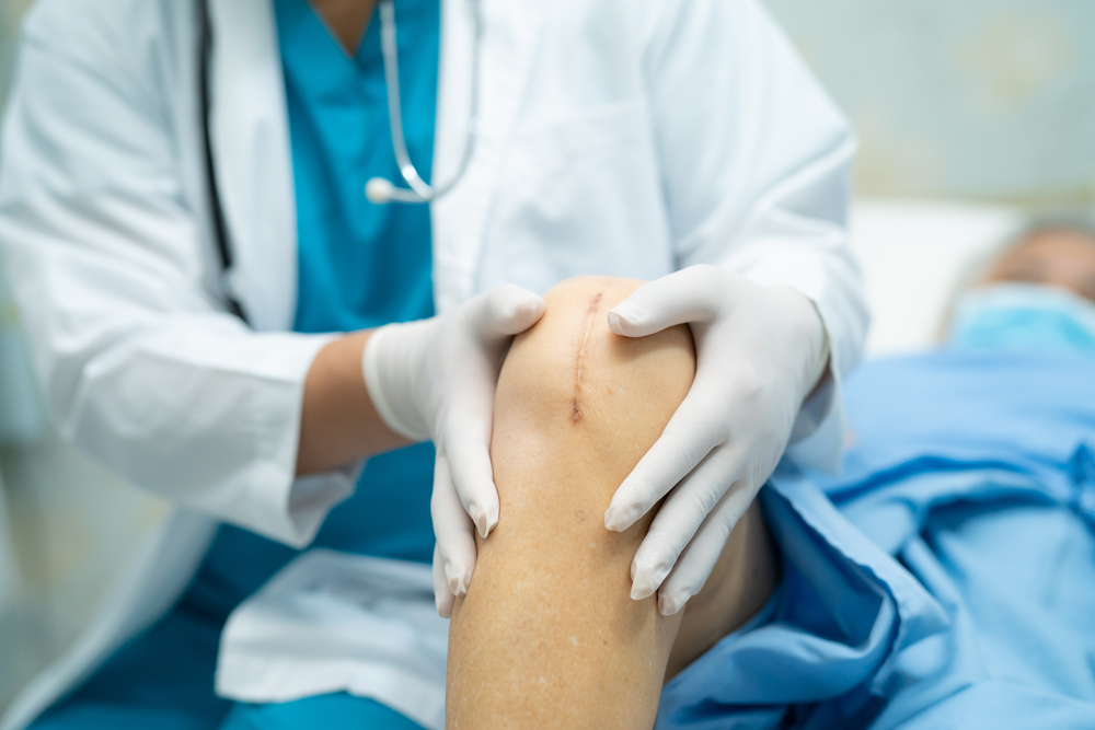 Advanced total knee replacement surgery in nagpur