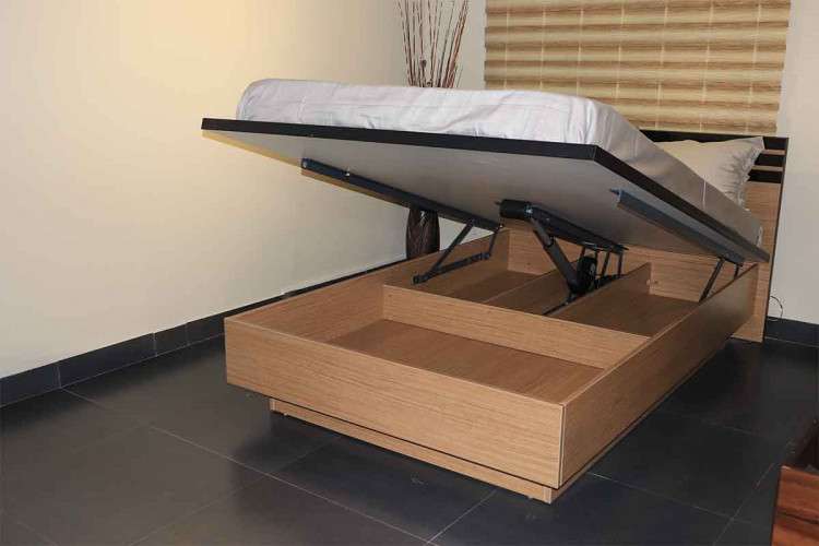 Bedroom fitting and accessories