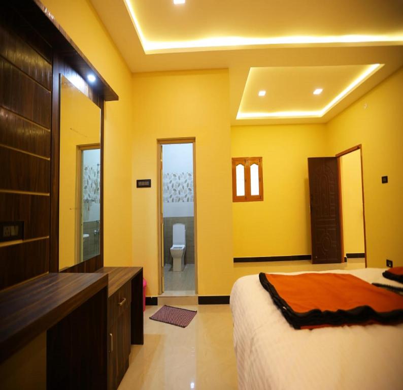 Best hotel rooms in pollachi for family  canalway inn