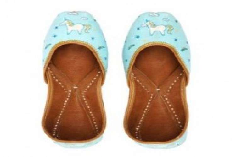 Buy Handcrafted Punjabi Juttis and Kolhapuri Chappal Online