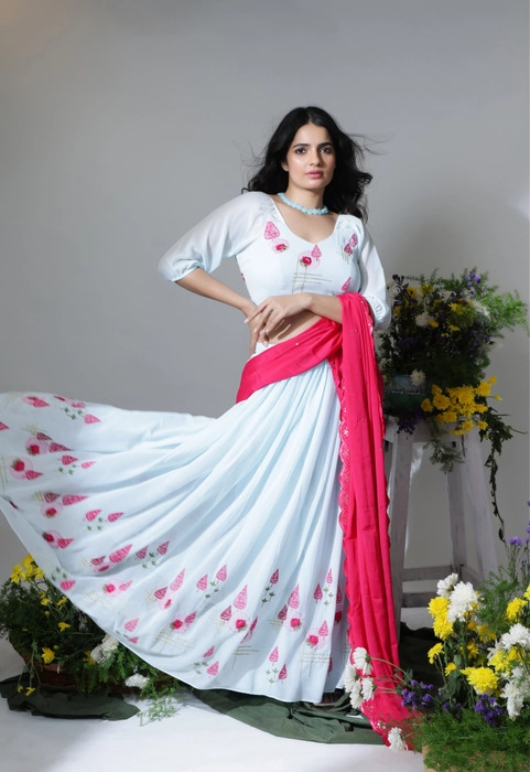 Lehenga choli  buy latest designer lehenga cholis online in india