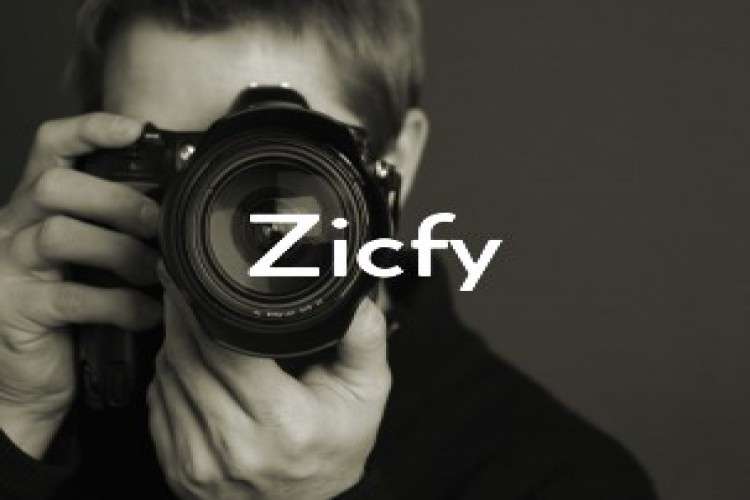 Maternity Photographers in Delhi