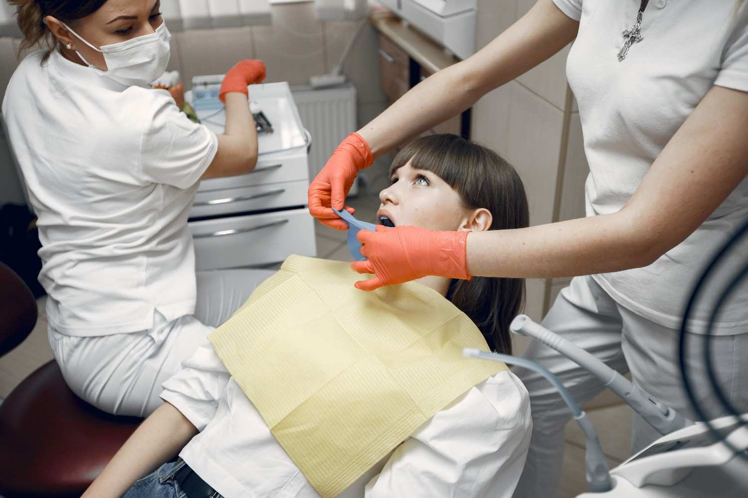 Top dental clinic for non-surgical gum treatment in gujarat