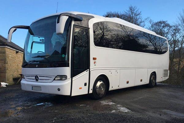 Twenty seater bus rental in jaipur