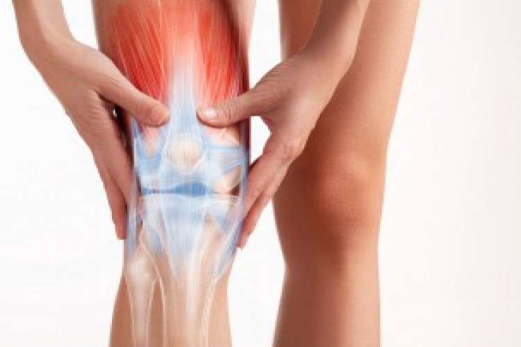 Dr manoj kumar khemani is offering affordable knee replacement surgery